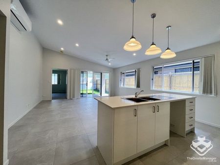 BRAND NEW HOUSE! AVAILABLE NOW! - Photo 2