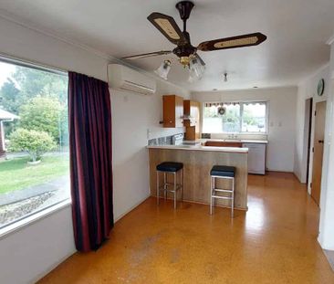 3 Bedroom House in Massey - Photo 1