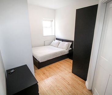 Apt 2, 51 East Parade - Photo 2