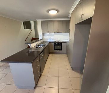 Modern Family Home Near Beach - Photo 5