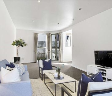 Master Bedroom with Ensuite – Central City Location - Photo 1