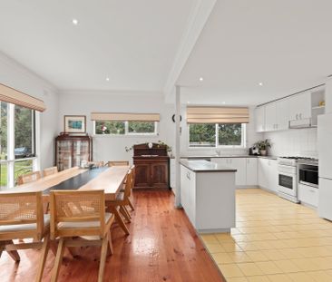 Spacious Coastal Living in Queenscliff - Photo 3
