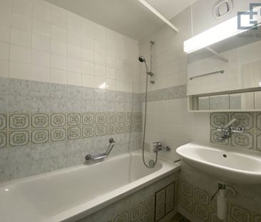 Generous and light-flooded apartment in a quiet location! - Photo 2