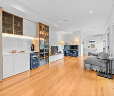 Spacious & Convenient 4-Bedroom Townhouse in the Heart of Nunawading - Photo 3