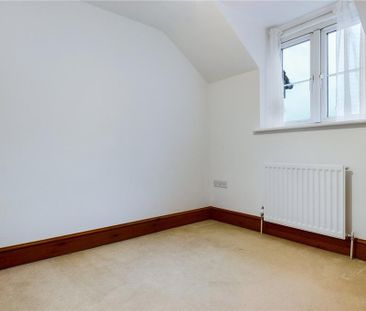 2 bedroom detached house to rent - Photo 2
