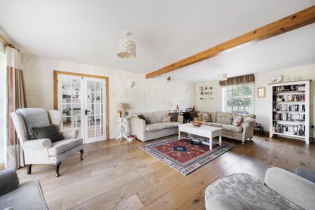 4 bedroom semi-detached house to rent - Photo 4