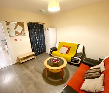 6 Bed Terraced House, Hatherley Road, RG1 - Photo 1