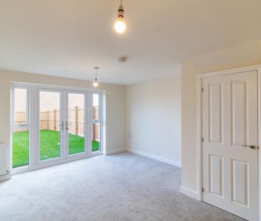 3 bedroom semi-detached house to rent - Photo 2