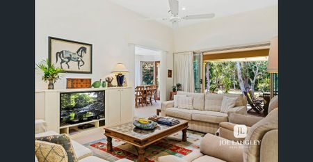 Fully Furnished Noosa Springs Villa - Photo 3