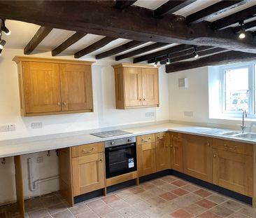 Hafod Farmhouse is a spacious 3 to 4 bedroom property in a well con... - Photo 2