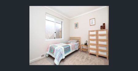 2 BEDROOM HOUSE, PET FRIENDLY, QUALITY HOME ON QUIET STREET - Photo 3