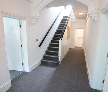 Saint Paul’s Square, Burton On Trent - Photo 6