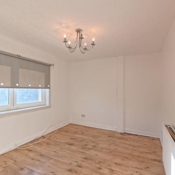 3 bedroom end of terrace house to rent - Photo 1
