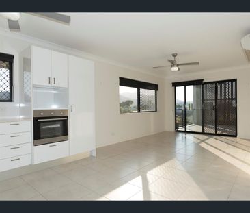 201/240 Buchan Street, Westcourt, Qld 4870 - Photo 5
