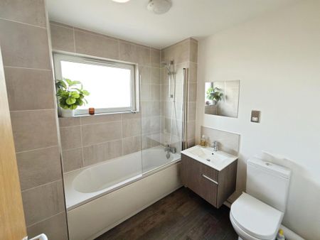 2 bedroom penthouse to rent - Photo 5