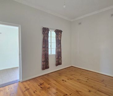 Feel Right at Home on Duthie Street! - Photo 4