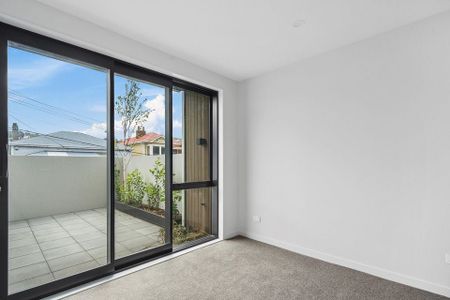 Brand new, sunny townhouse in Mount Cook! - Photo 4