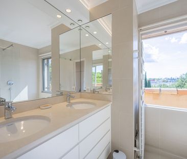Location Appartement 5 pièces 152m² AIX EN PROVENCE 90ème - Photo 6