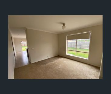 7 Light Fingers Street, Kurunjang, Vic 3337 - Photo 6