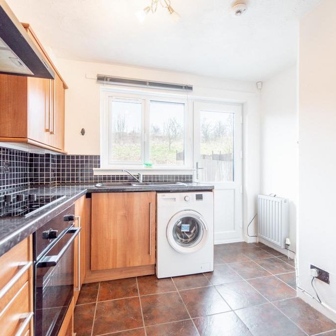 2 bedroom terraced house to rent - Photo 1