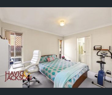 GREAT VALUE LIVING IN SECURE ASPLEY COMPLEX - Photo 5