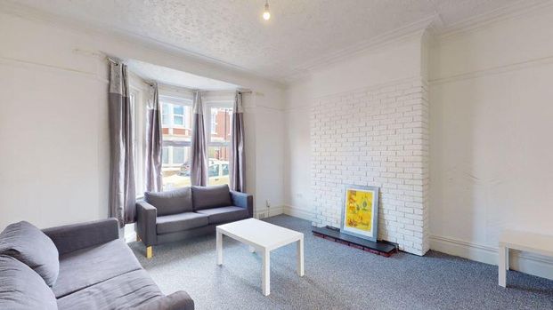 3 bedroom terraced house to rent - Photo 1