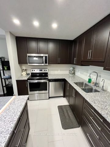 Condo Townhouse For Lease | X8096074 - Photo 2