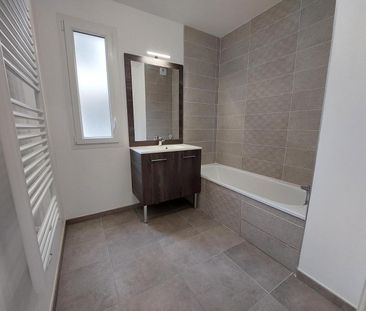 location Appartement T3 DE 65.3m² À RILLIEUX LA PAPE - Photo 2