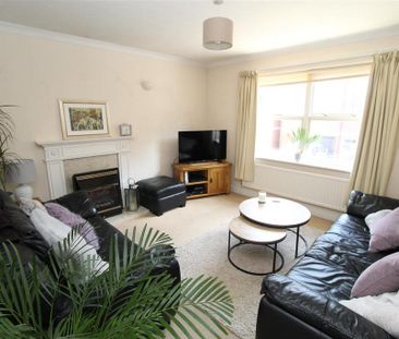 4 bedroom terraced house to rent - Photo 2