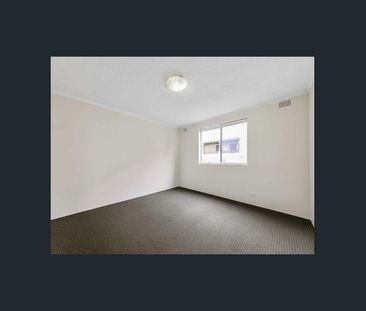 Maintained unit in heart of Merrylands - Photo 2