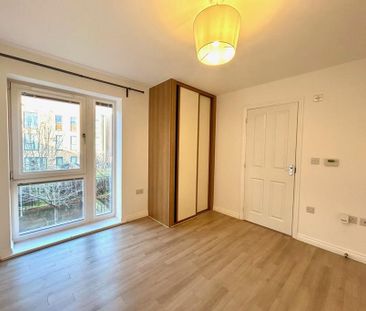 4 bedroom townhouse to rent - Photo 2