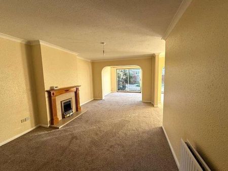 Leys Avenue, Rothwell, Northants, NN14 - Photo 2