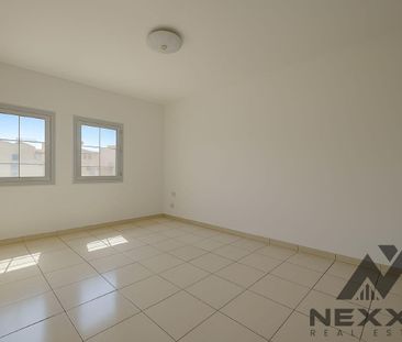 Full Lake View | Rare Layout | Well Maintained - Photo 4