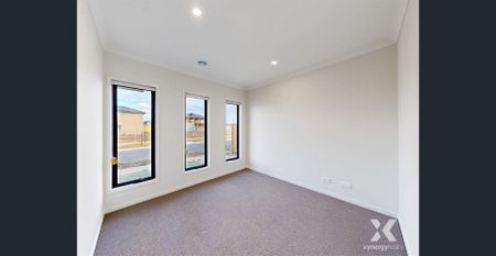 Modern Family Living in a Sought-After Fraser Rise Pocket - Photo 5