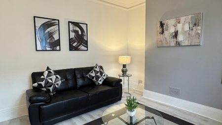 3 bedroom terraced house to rent - Photo 2