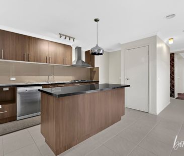 Elegant 4 Bedroom Residence - Photo 6