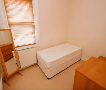 2 Bed 1 Bath - Photo 2