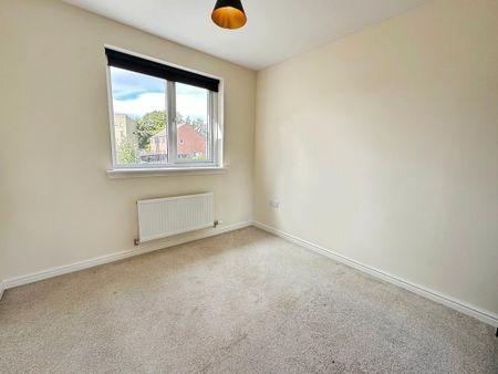 4 bedroom detached house to rent - Photo 5
