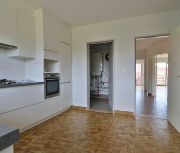 Centraal gelegen appartement met 2 slaapkamers, terras en autostaan... - Foto 5