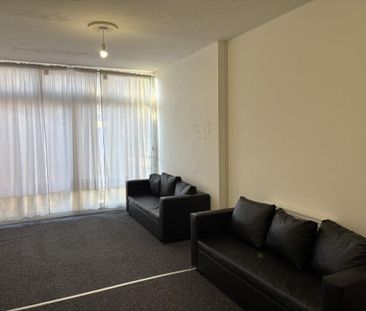 7 bedroom semi-detached house to rent - Photo 1