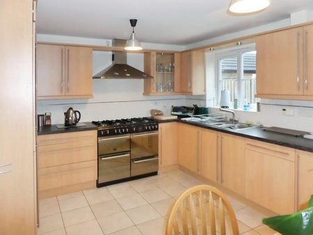 Shaw Drive, Fradley, WS13 - Photo 5