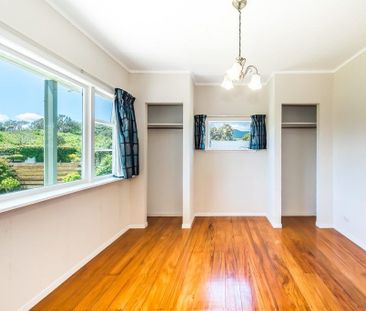 Welcome to 27 Goldsborough Avenue. - Photo 3