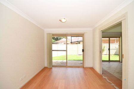 Beautiful 2 Storey Residence with Air&sol;Con Close to Westmead Hospital - Photo 2