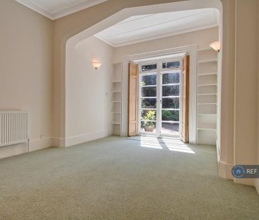 4 bedroom maisonette to rent - Photo 1