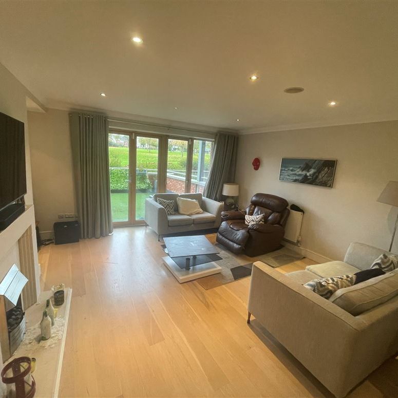 Alder Lodge, Farmleigh Woods, Castleknock, Dublin 15 - Photo 1