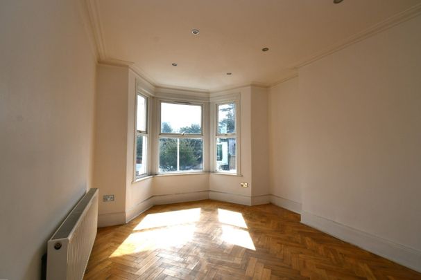 2 Bed Flat, Northbrook Road, IG1 - Photo 1