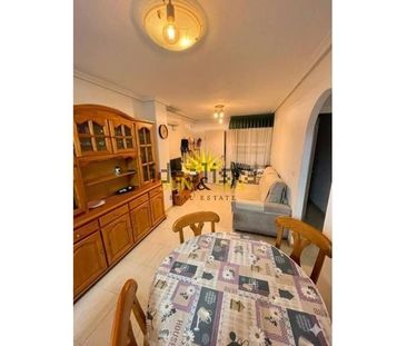 Alquiler de piso en Zona Pueblo - Photo 3