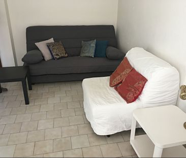 AVIGNON INTRA MUROS: T1 climatisé en coeur de ville et en zone piét... - Photo 5