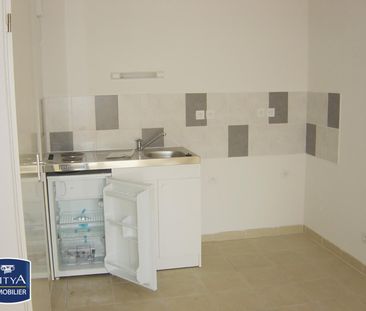 Location Appartement 2 pièces 44m² BAGNOLS SUR CEZE 30200 - Photo 2