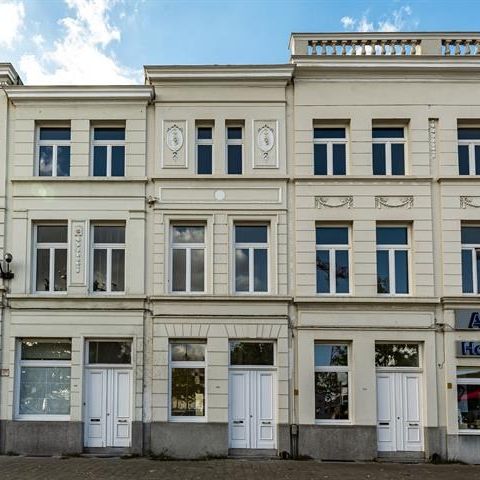 Wonen aan de voet van het station te Berchem - Foto 1